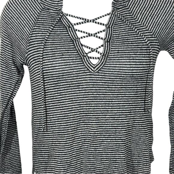 American Eagle Soft & Sexy Striped Lace-Up Lightweight Hoodie Tee Size Small - Picture 5 of 13